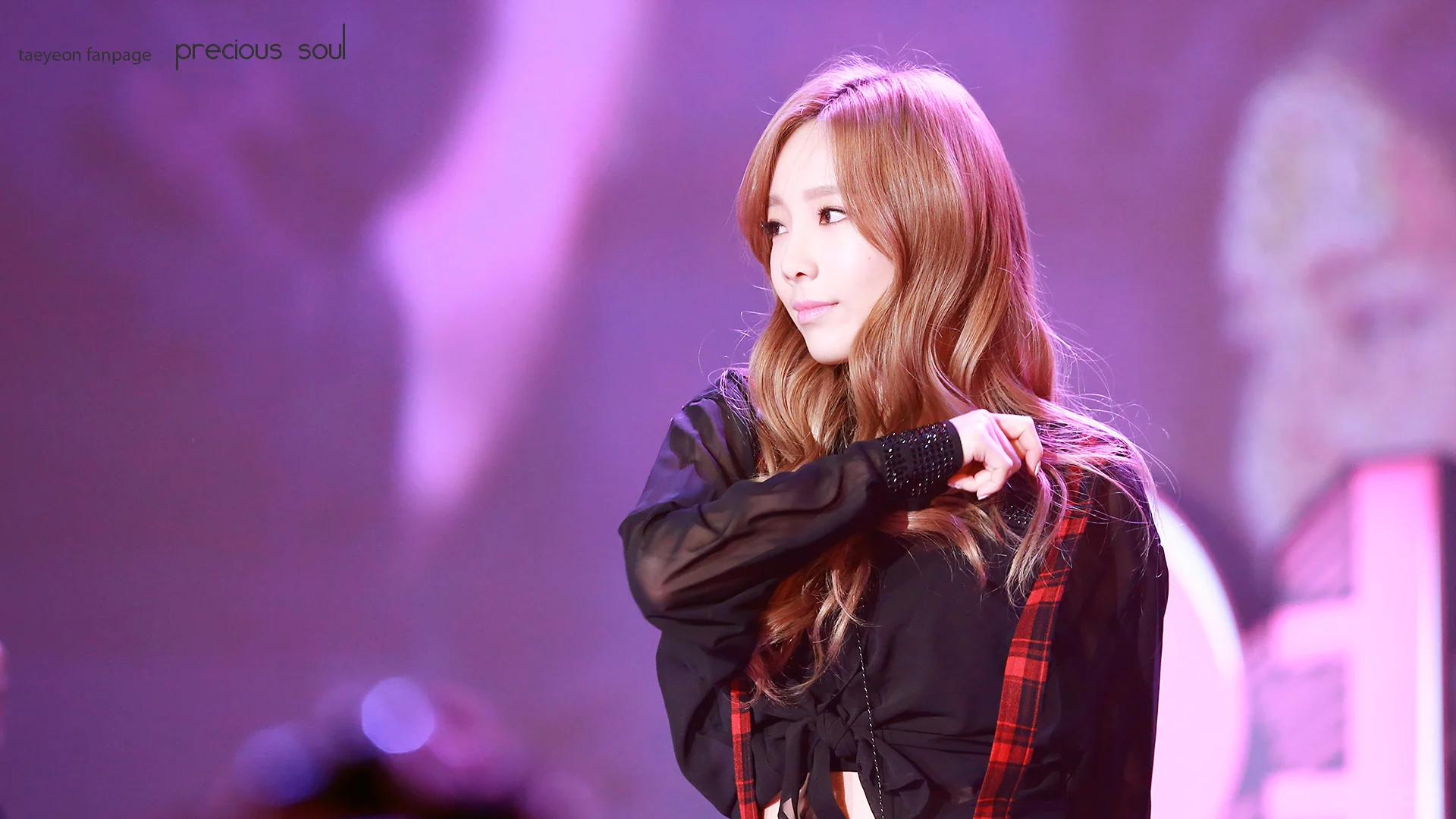 舞台上的姐姐好迷人