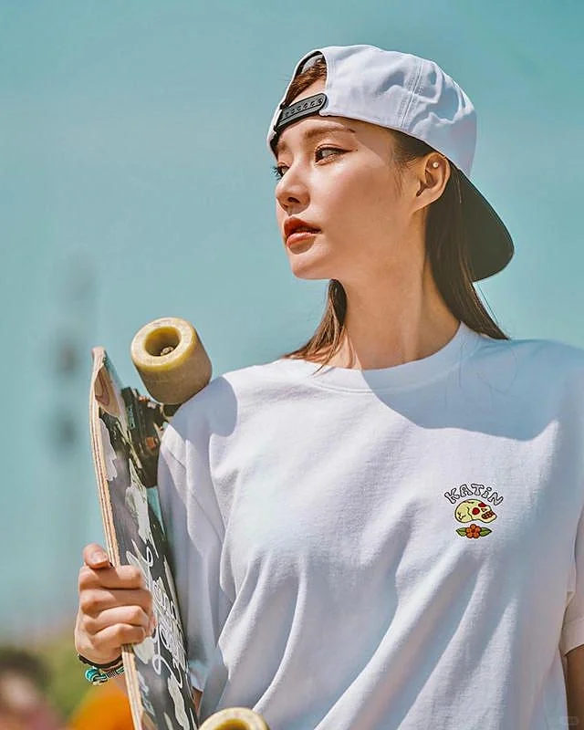 [ins美女]五官精致的大长腿美女模特写真