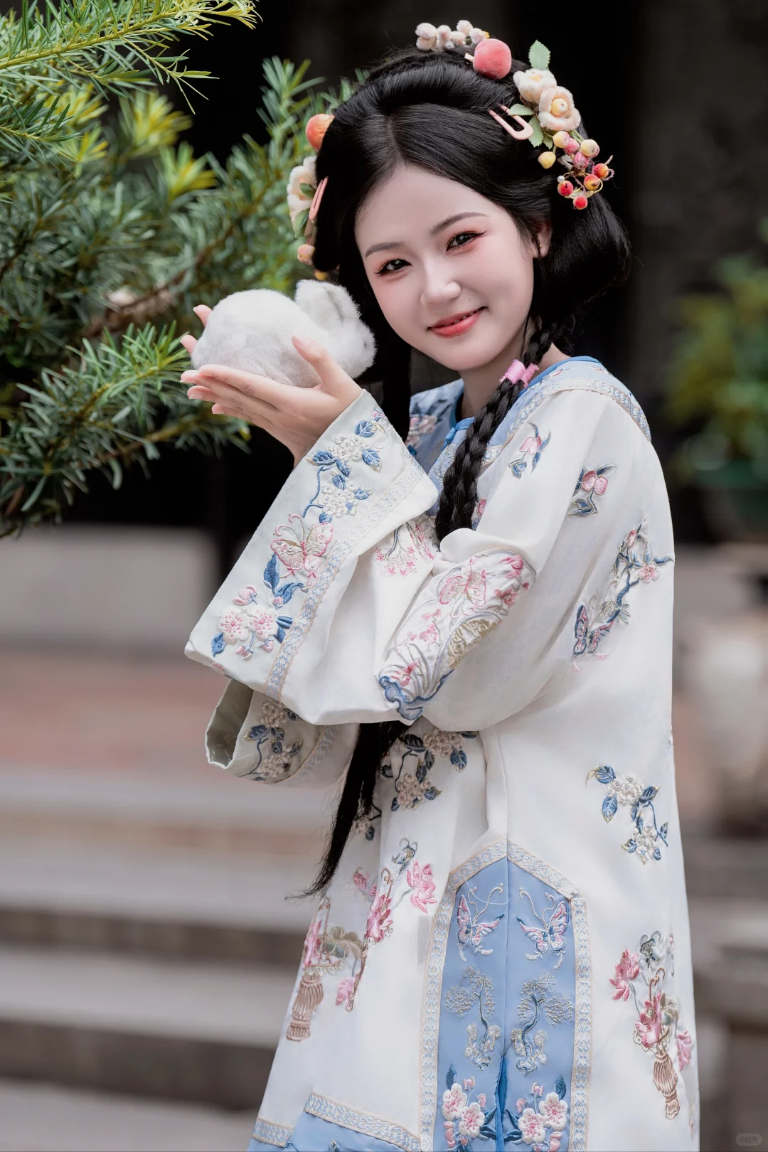 可爱型清汉女拍照姿势