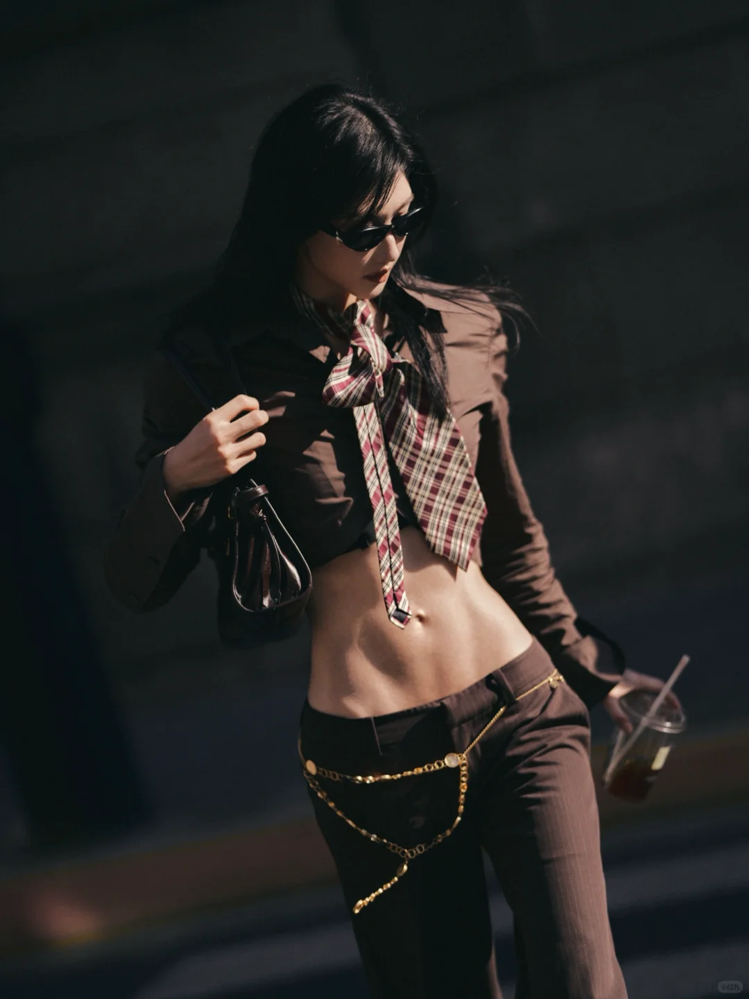 我会变成很会赚钱的女人，你也是。