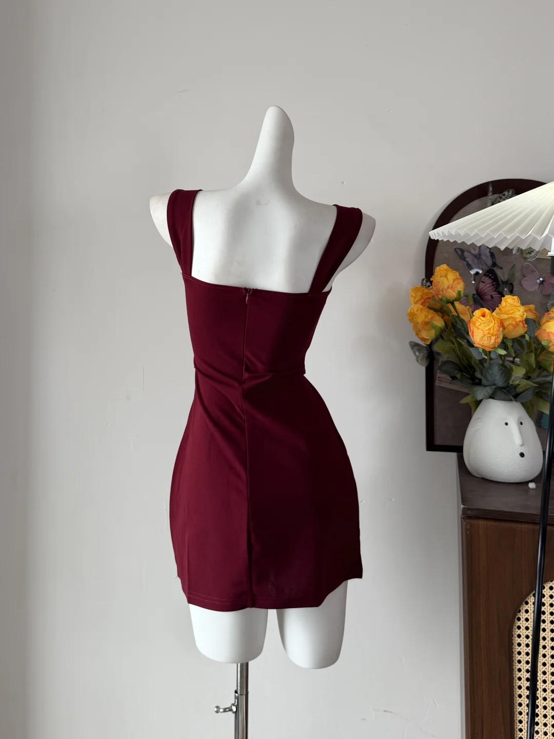 捡漏！！才30💰的勃垦第红掐腰包臀裙！好美！！