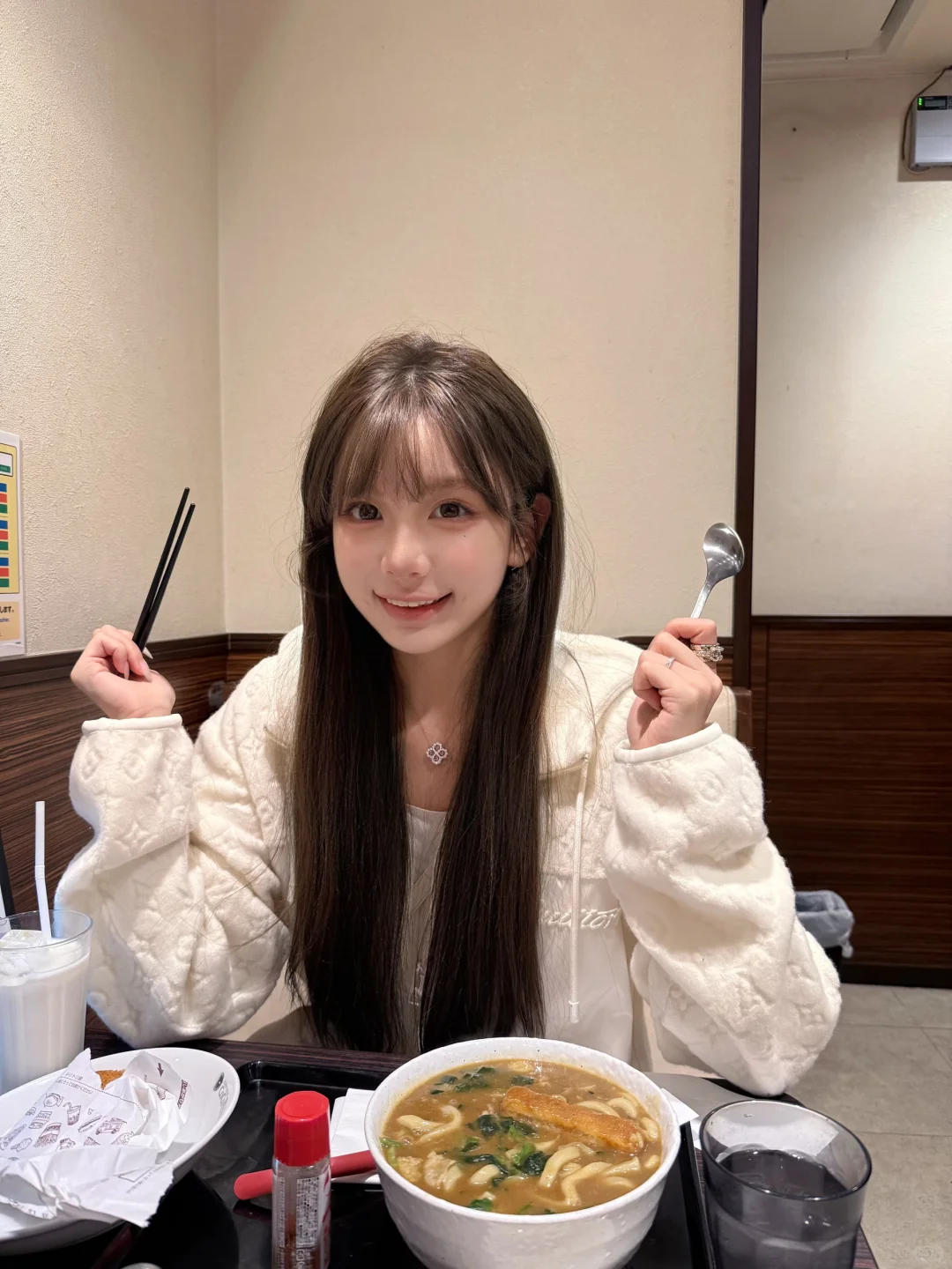 存一些吃饭的拍照姿势📸