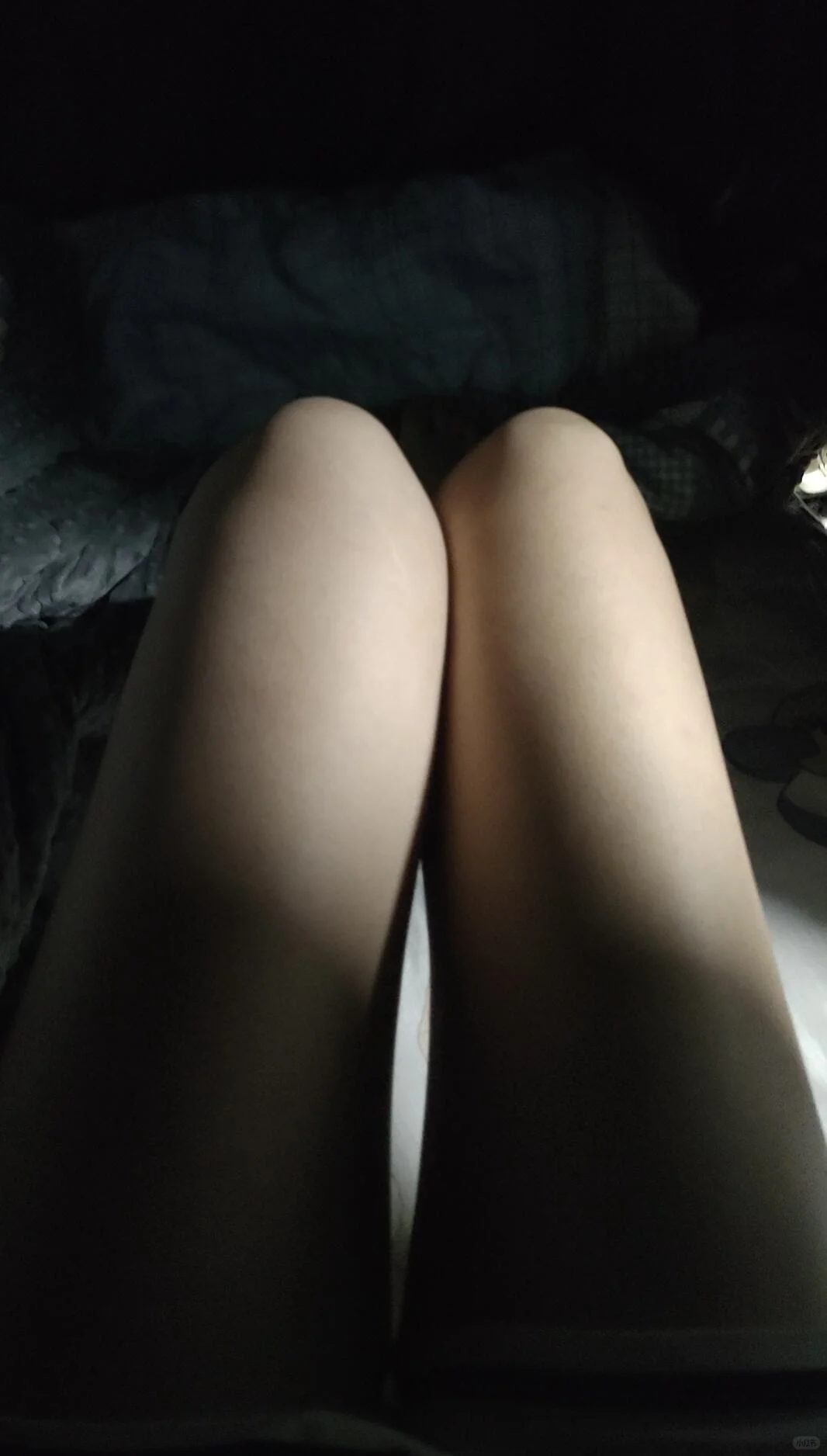 不穿丝袜的美腿是这样的