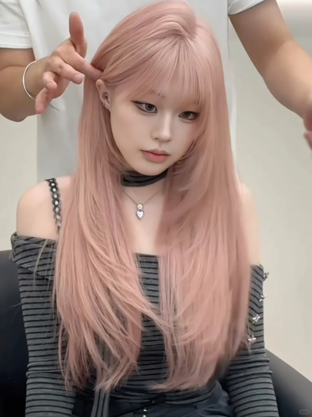 被女发型师剪发圈粉!自然感拉满