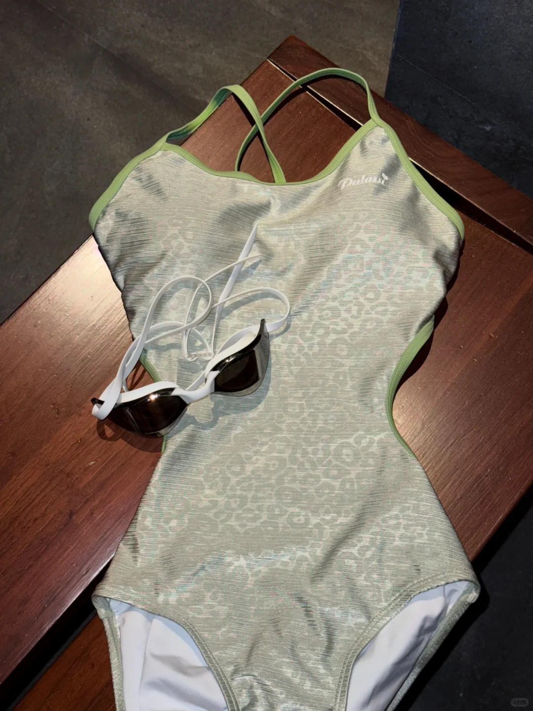 立冬后游泳真没必要炫耀