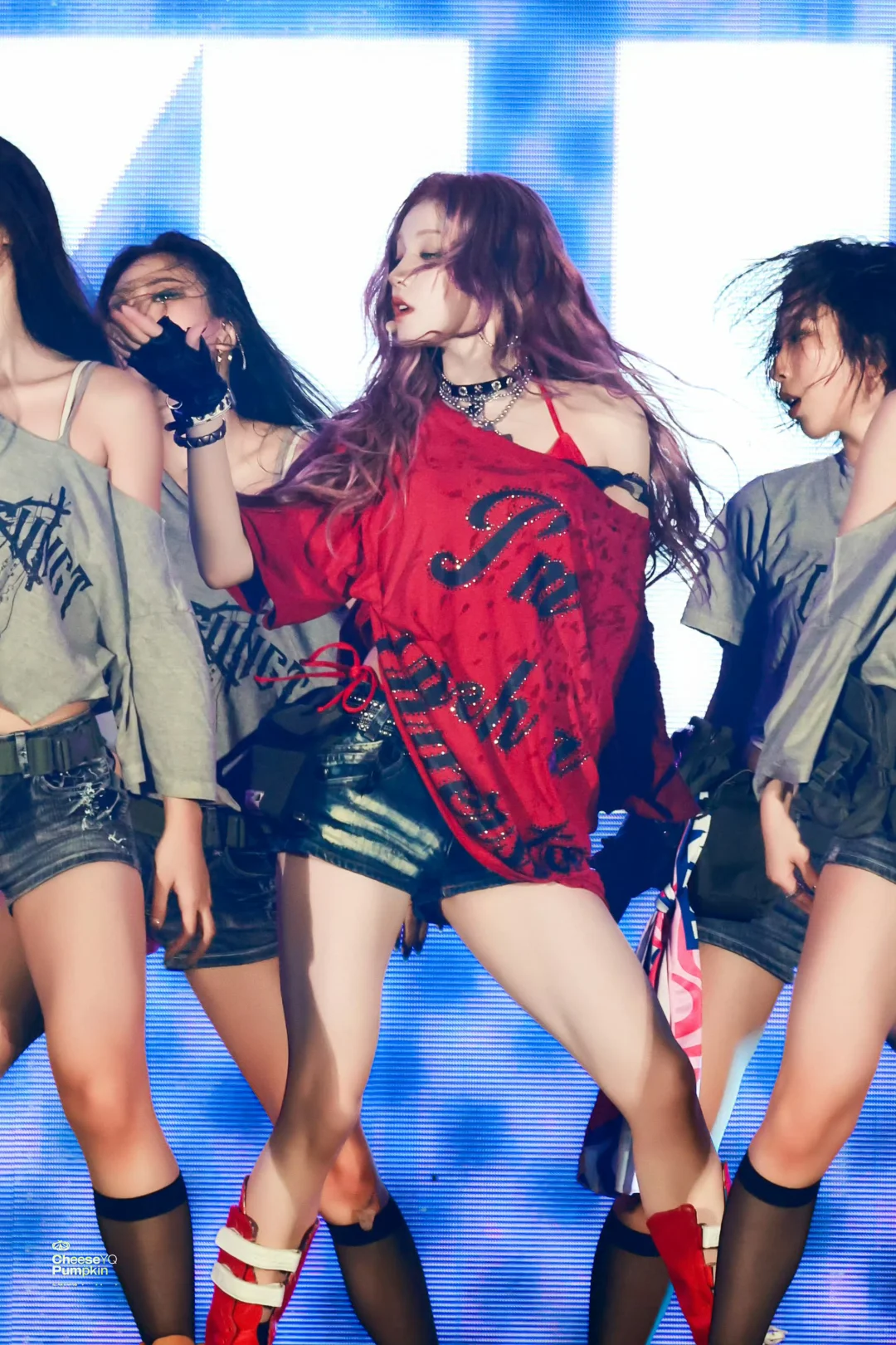 宋雨琦你也太会钓了吧！！！水弹舞台辣成这样