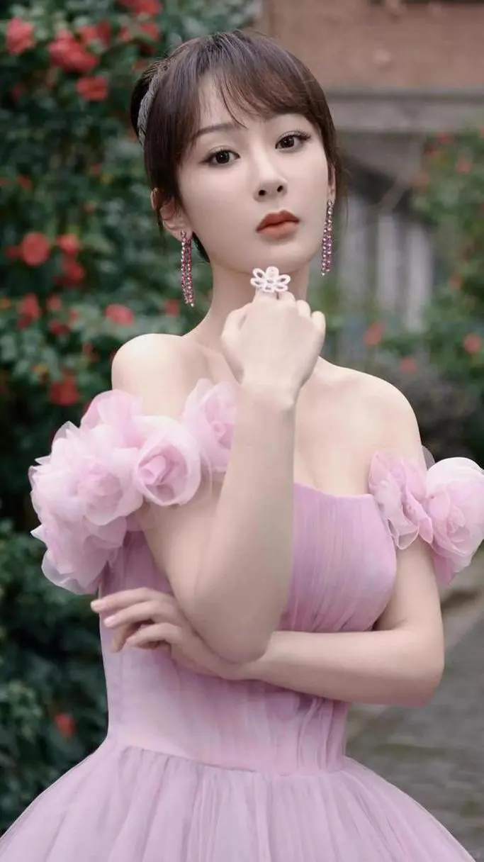 温婉佳人魅力四射