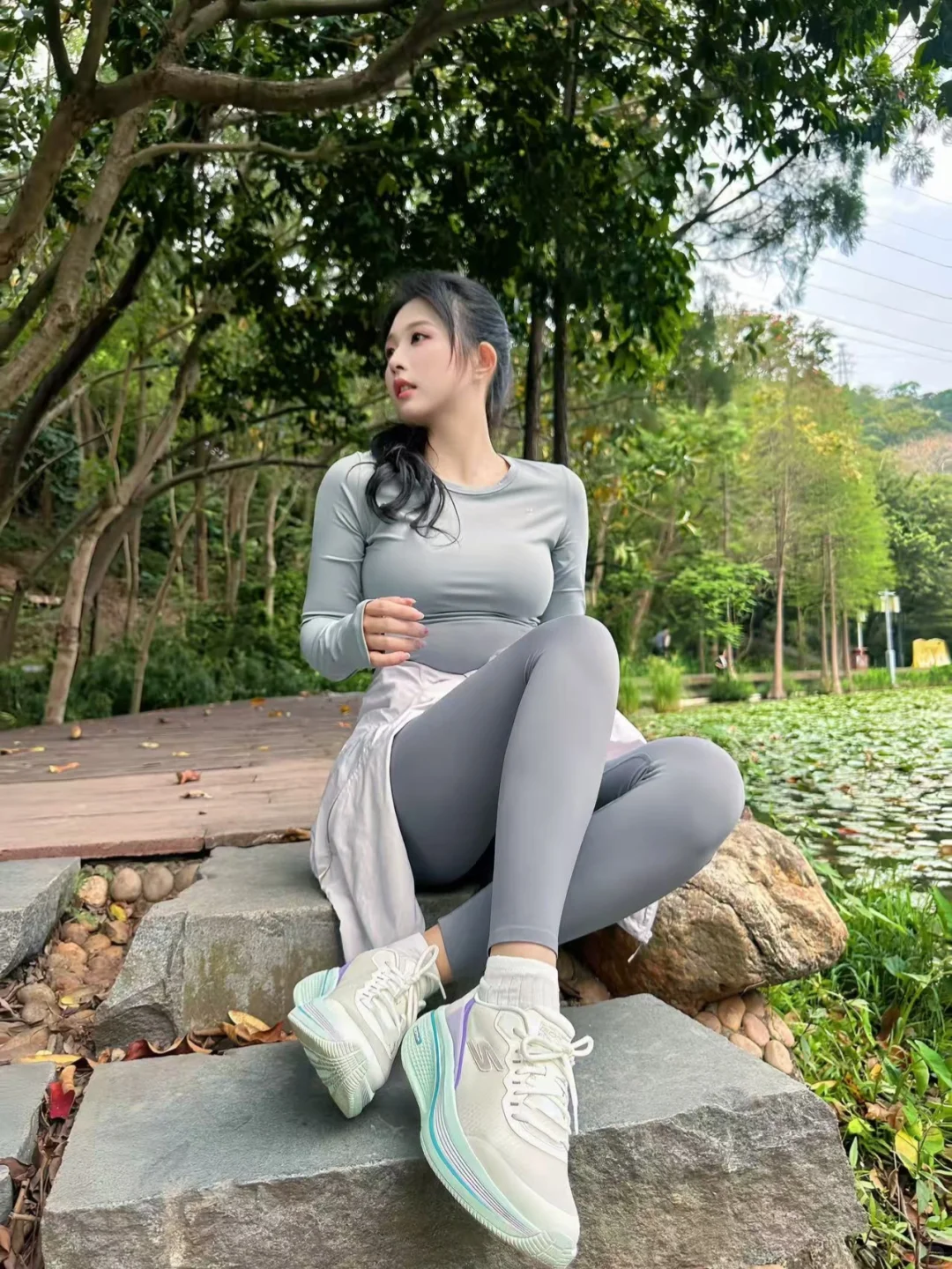 姐妹们！今早又偷偷溜去晨练啦～