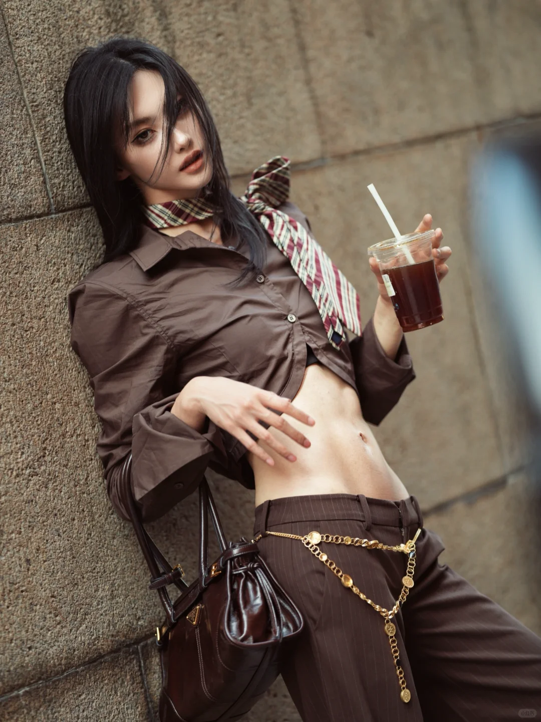 我会变成很会赚钱的女人，你也是。