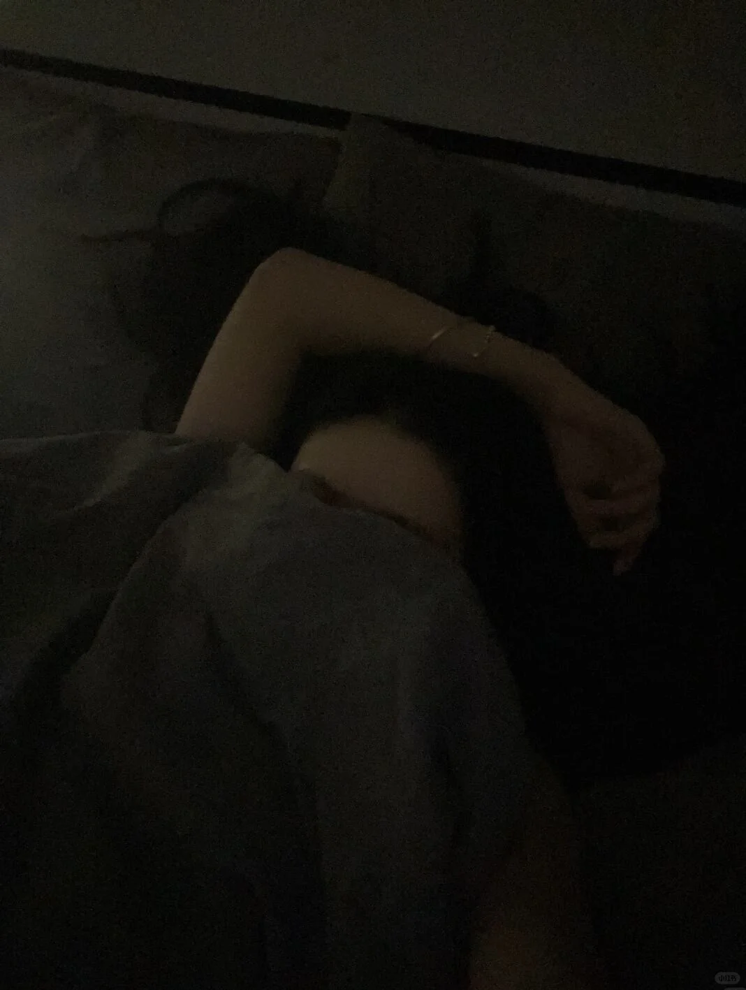 不穿丝袜的美腿是这样的