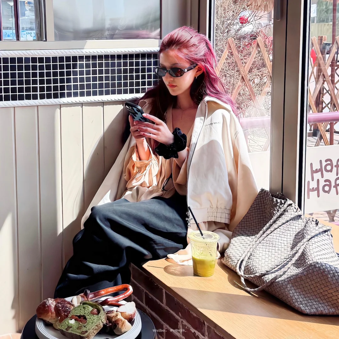 𝒘𝒆𝒄𝒉𝒂𝒕｜ 露思头像来一组