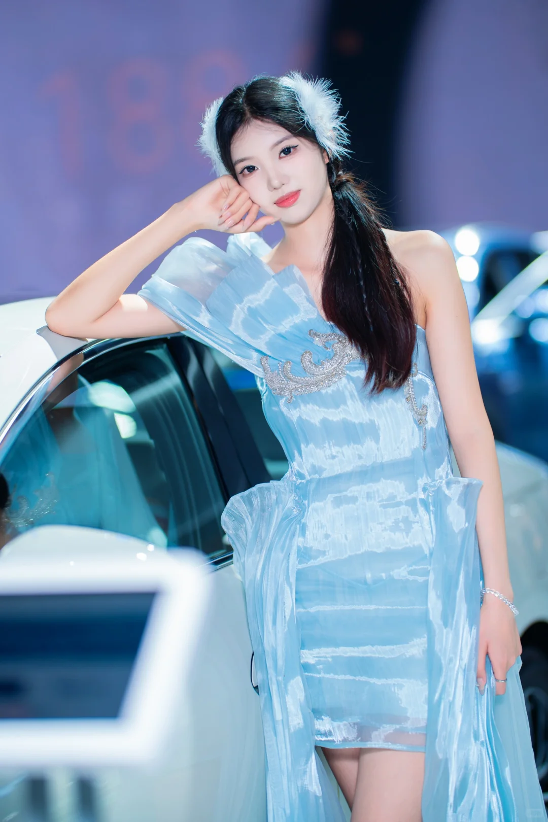 仙女高妹登场，大长腿小蛮腰车模小姐姐