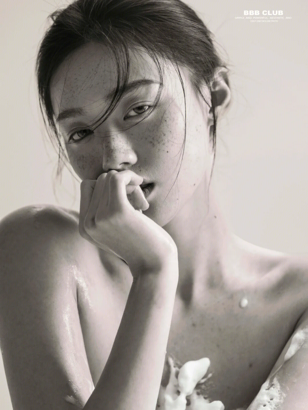 纯欲系天花板，一眼沦陷的少女轻私房写真❤️