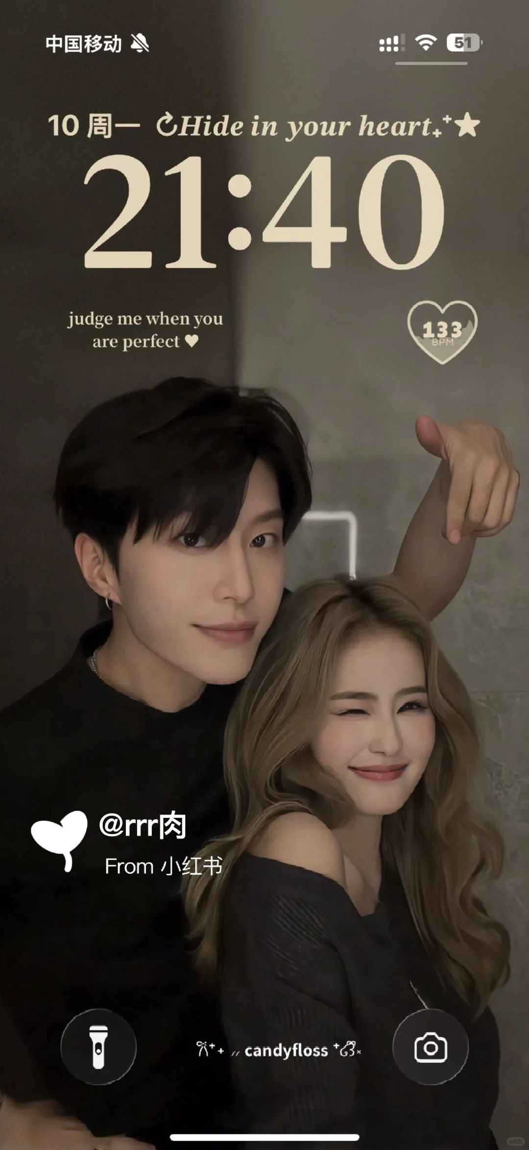 卧槽，我这两张壁纸杀疯了！