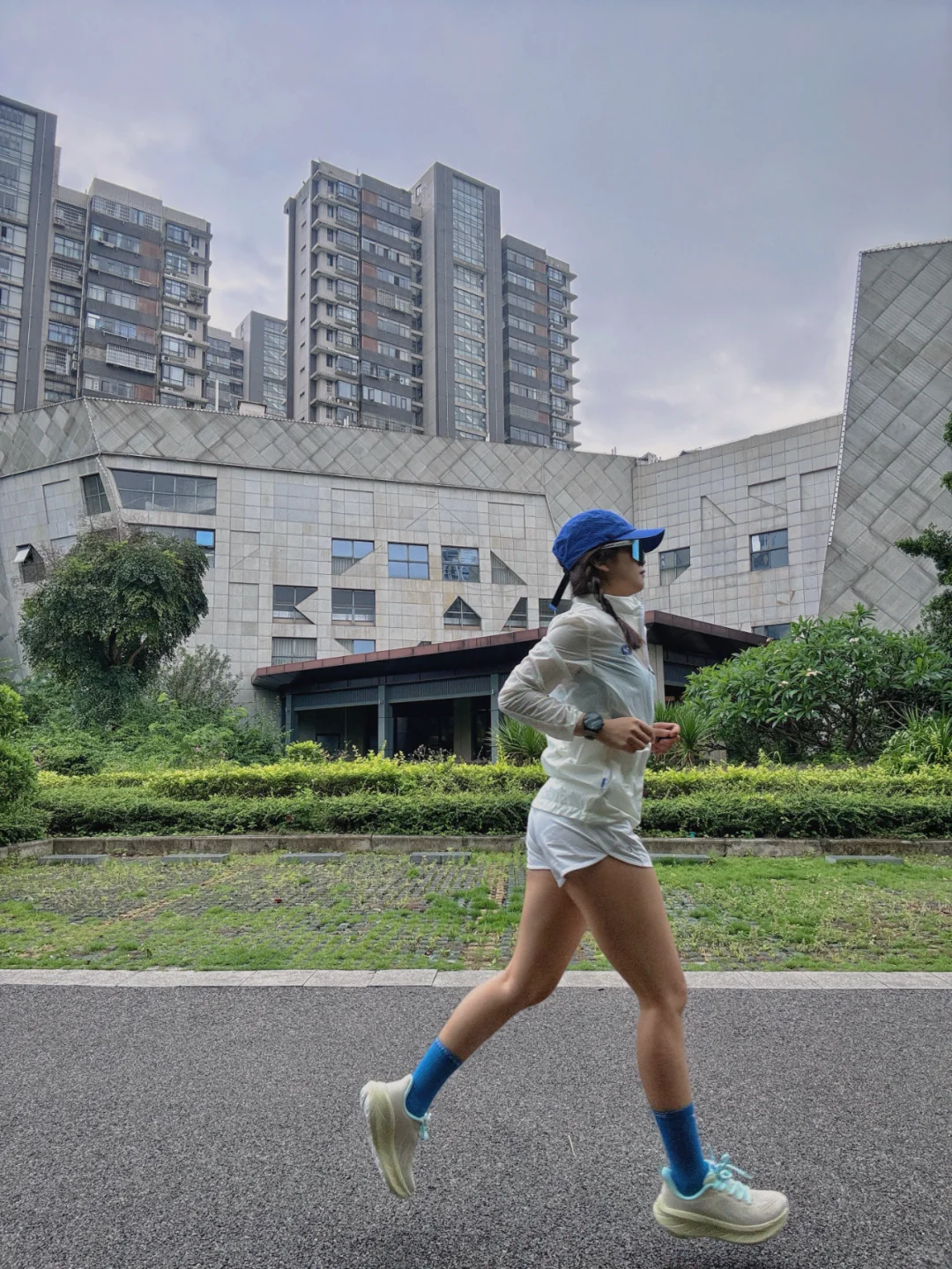 起个大早！穿上这双轻松跑个8公里