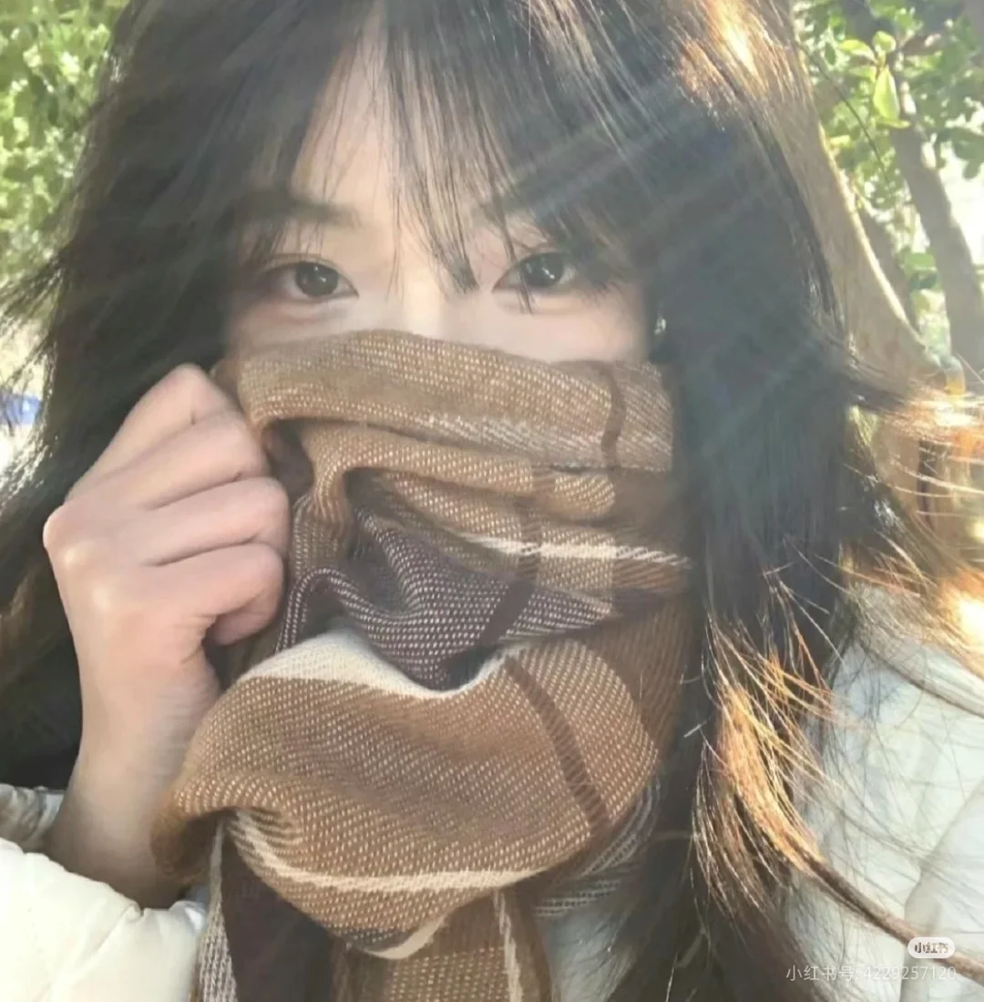 真人女头，拿图吱一声