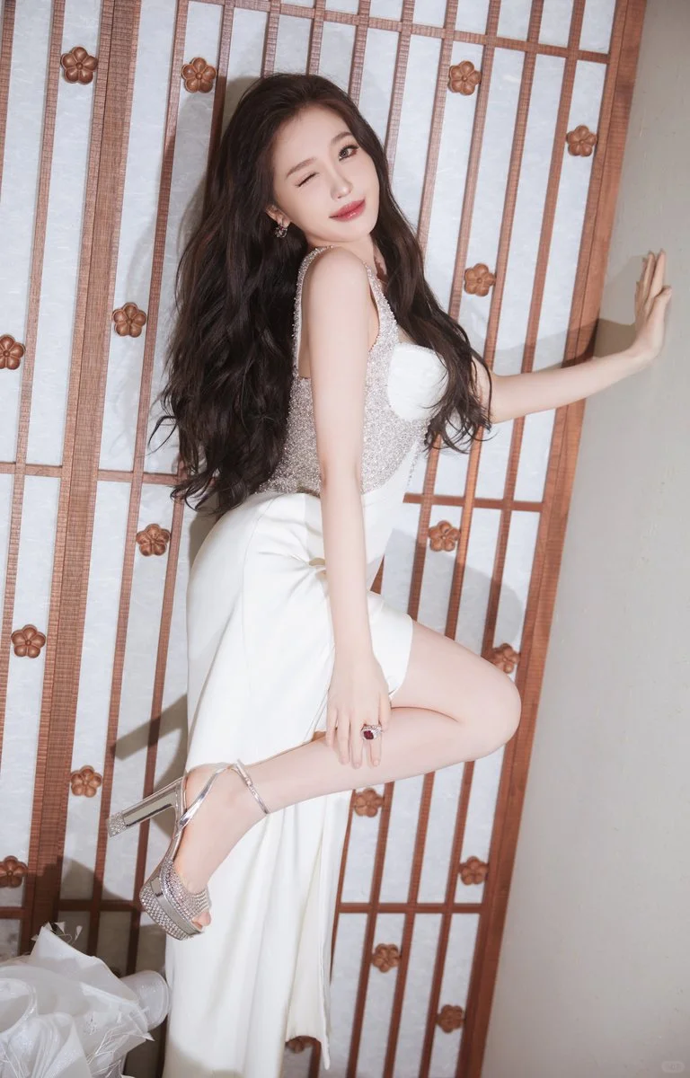 #虞书欣纯欲天花板！白裙飘飘仙气十足