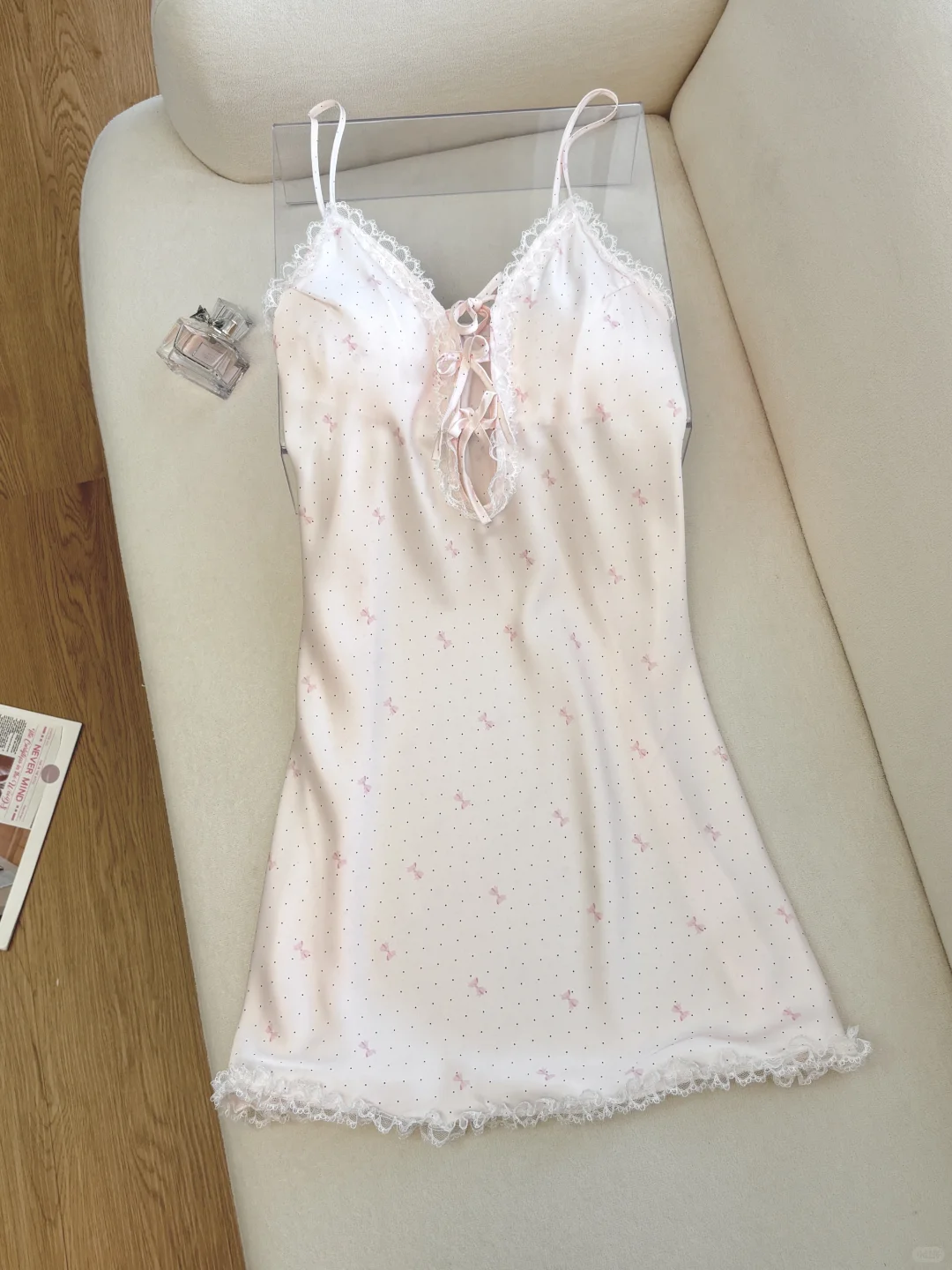 新买的粉色蝴蝶结波点睡裙🎀好嗲好少女啊～