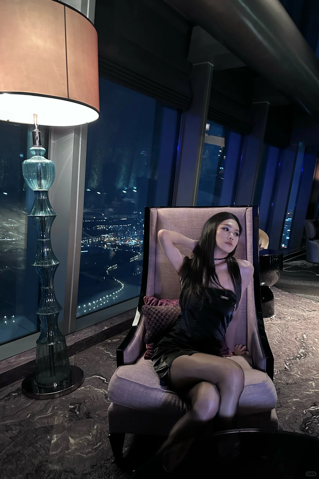 放轻松 你不是第一个拜倒在我高跟鞋下的人