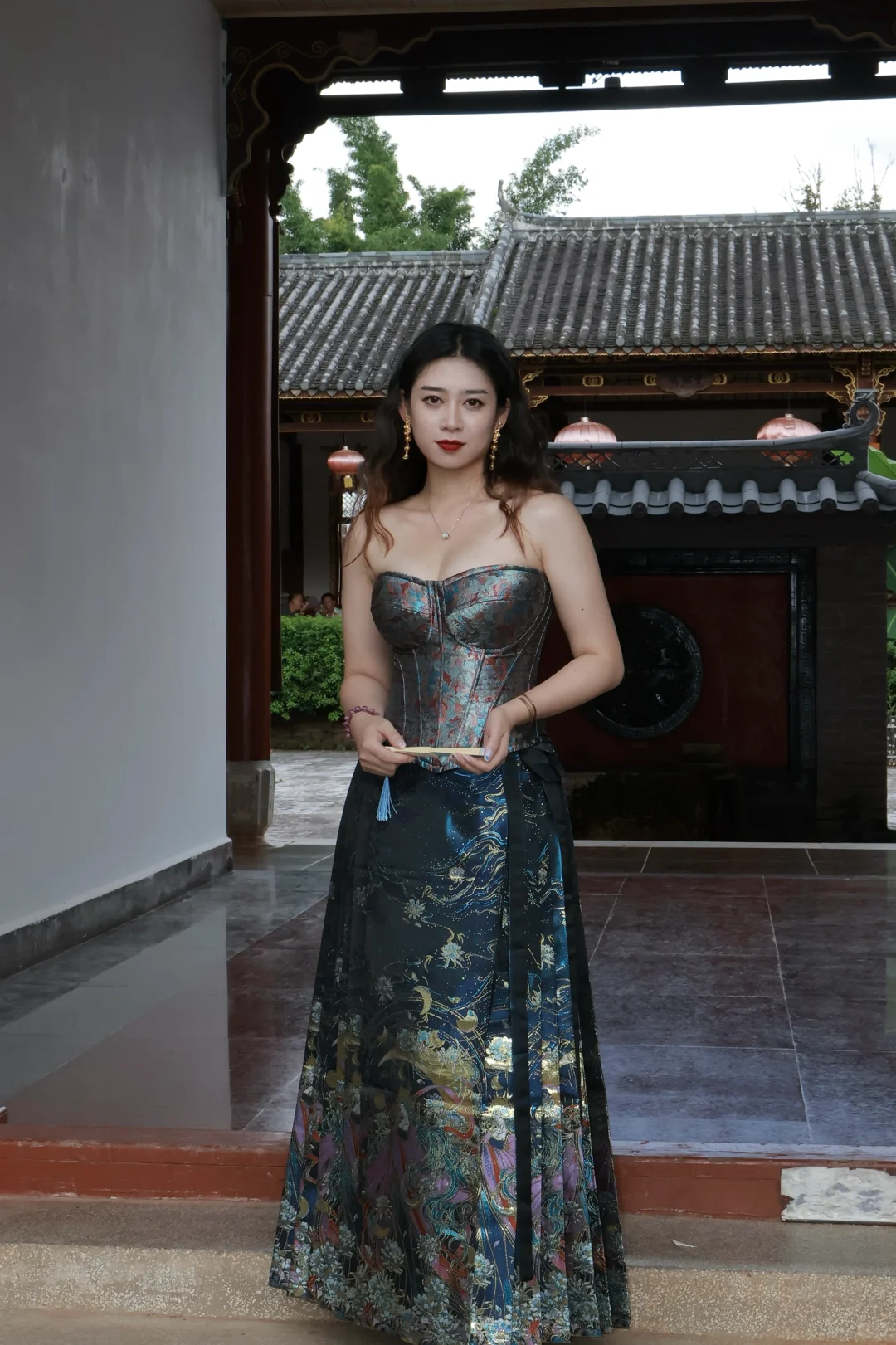 鱼骨胸衣搭马面终于也让我穿上了