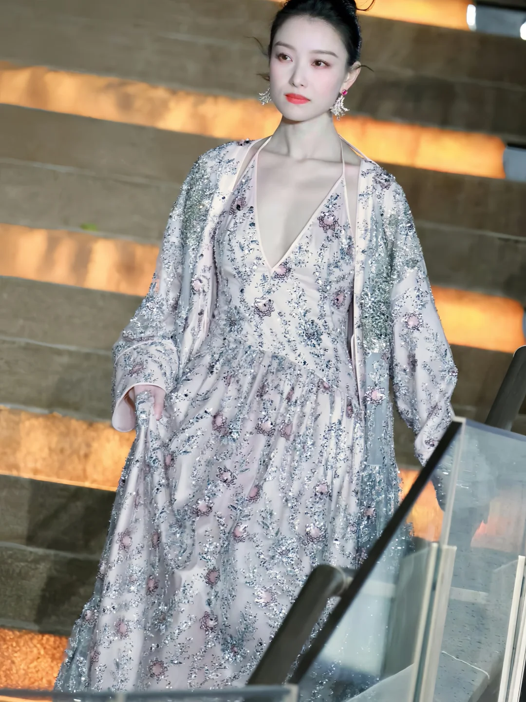 倪妮吊带裙造型生图，太美了！！！！