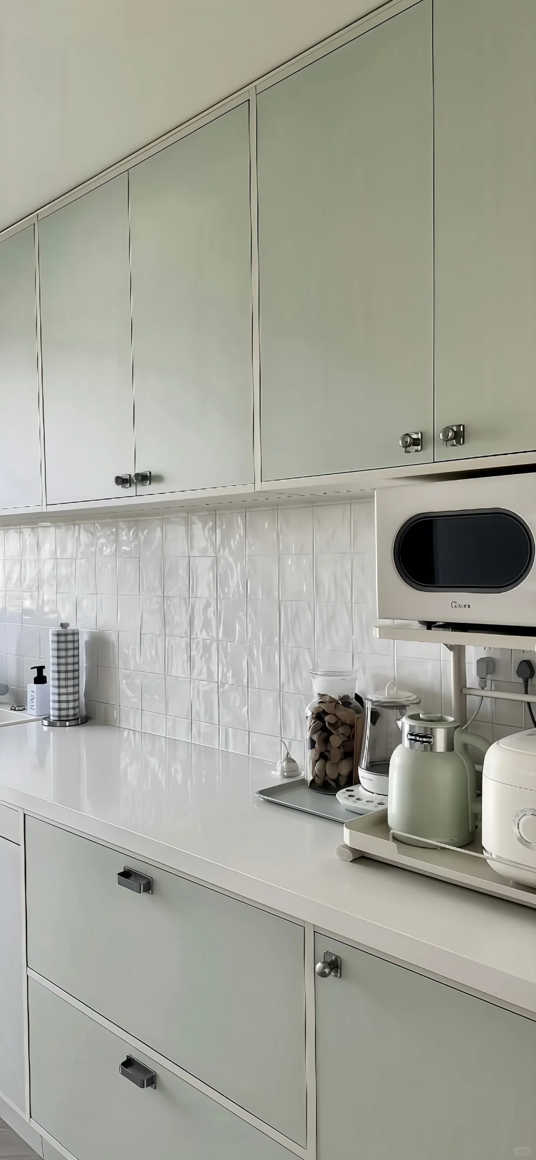 不想烂大街？这组极简风壁纸让你脱颖而出