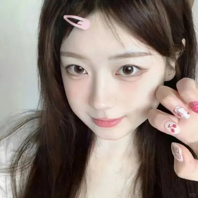 Share|高级感女生头像