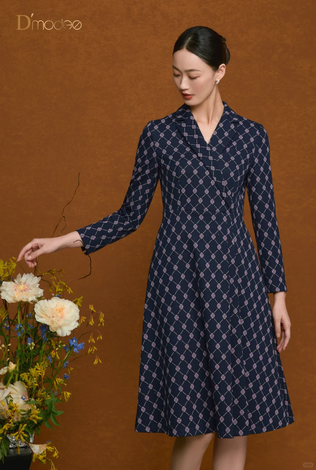 Dmodes黛玛诗·蓝幕格序