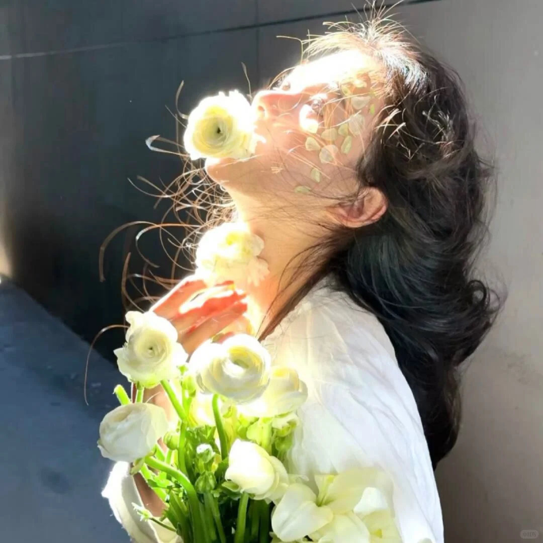 WeChat女头 | 丁达尔效应出现光就有了形状