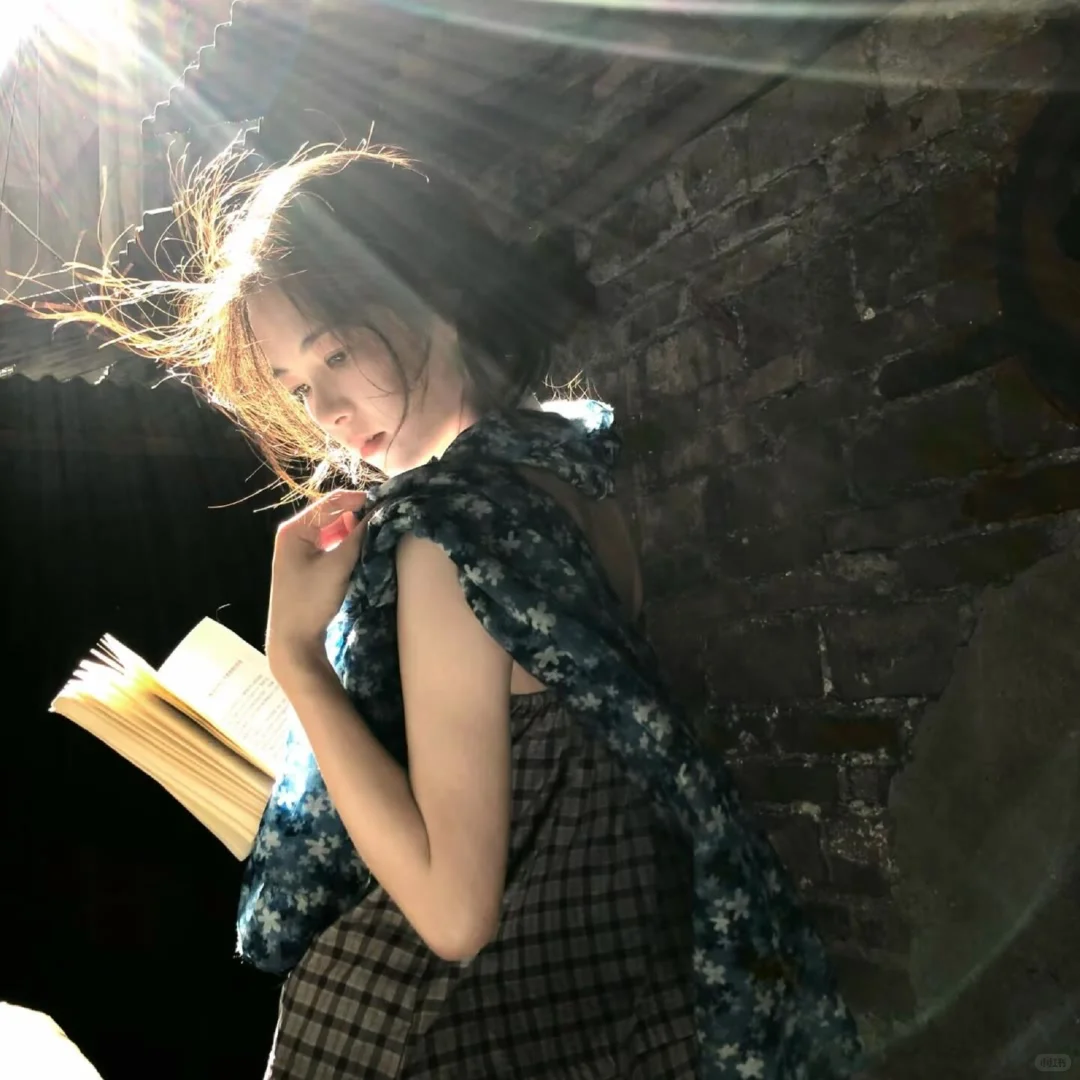 WeChat女头 | 丁达尔效应出现光就有了形状