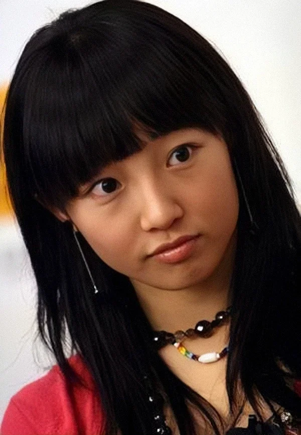 青岛青春活力干练风女明星——白百合