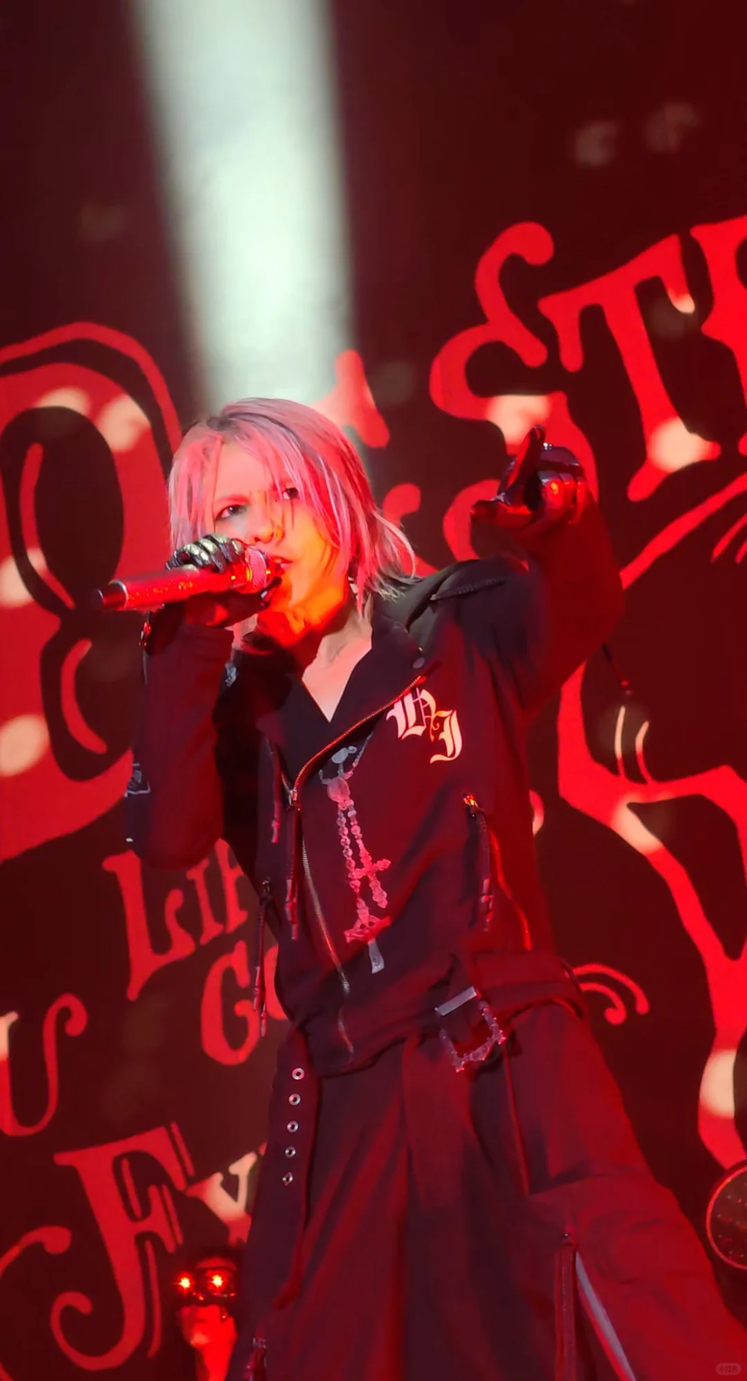 不要再说宝宝老了，这直出不比小年轻差🥹