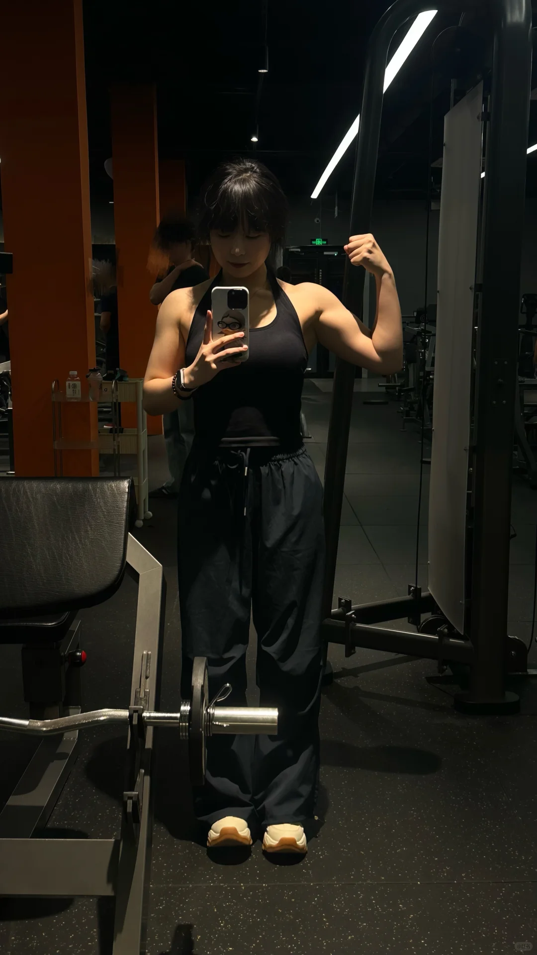 早说你喜欢肌肉女我就不装了