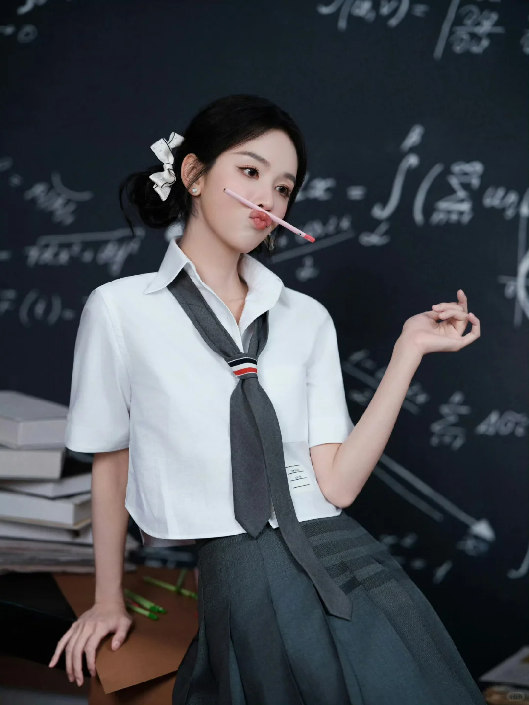 陈都灵 高冷学霸 纤腰细腿