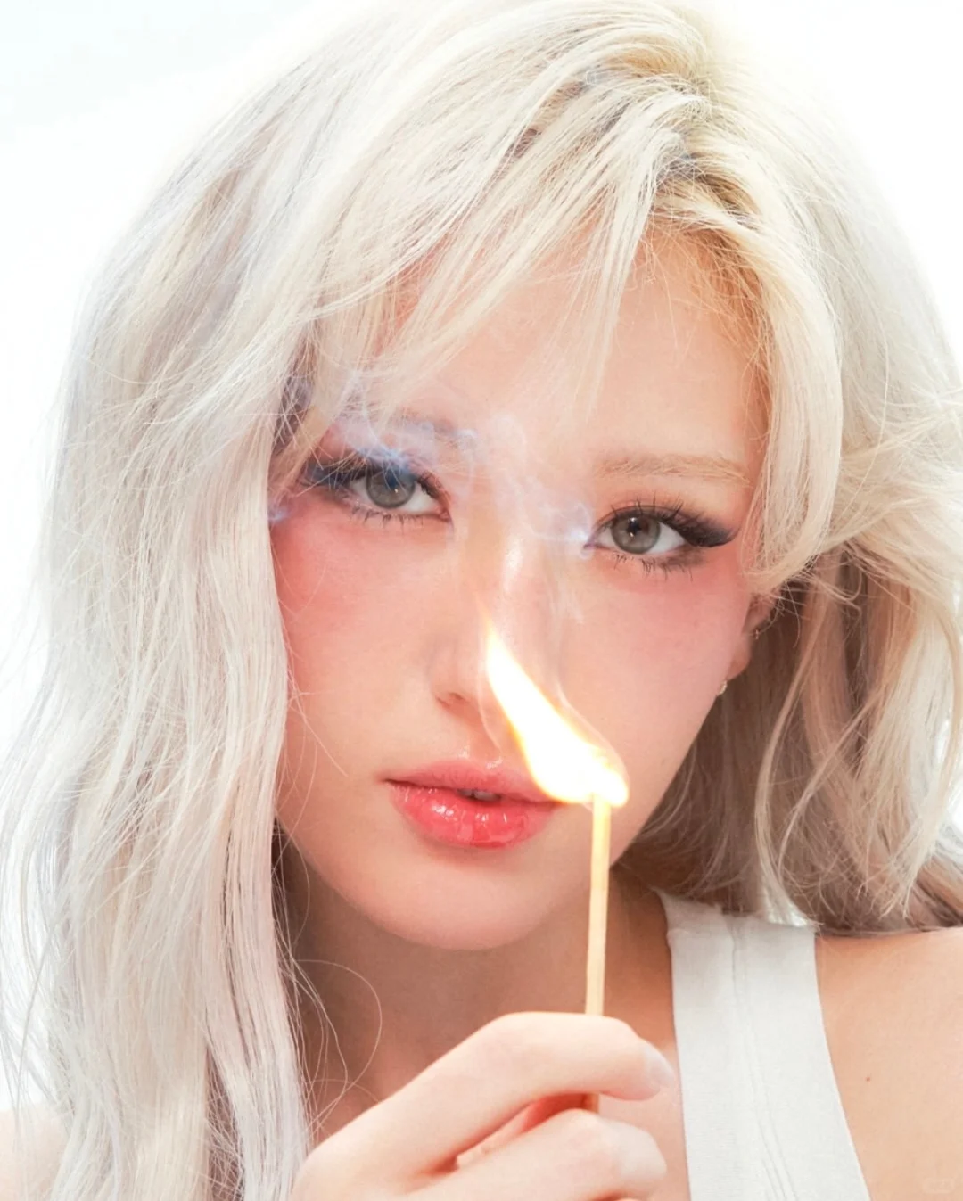 Somi彩妆新品模特图！GLYF上脸也太美了