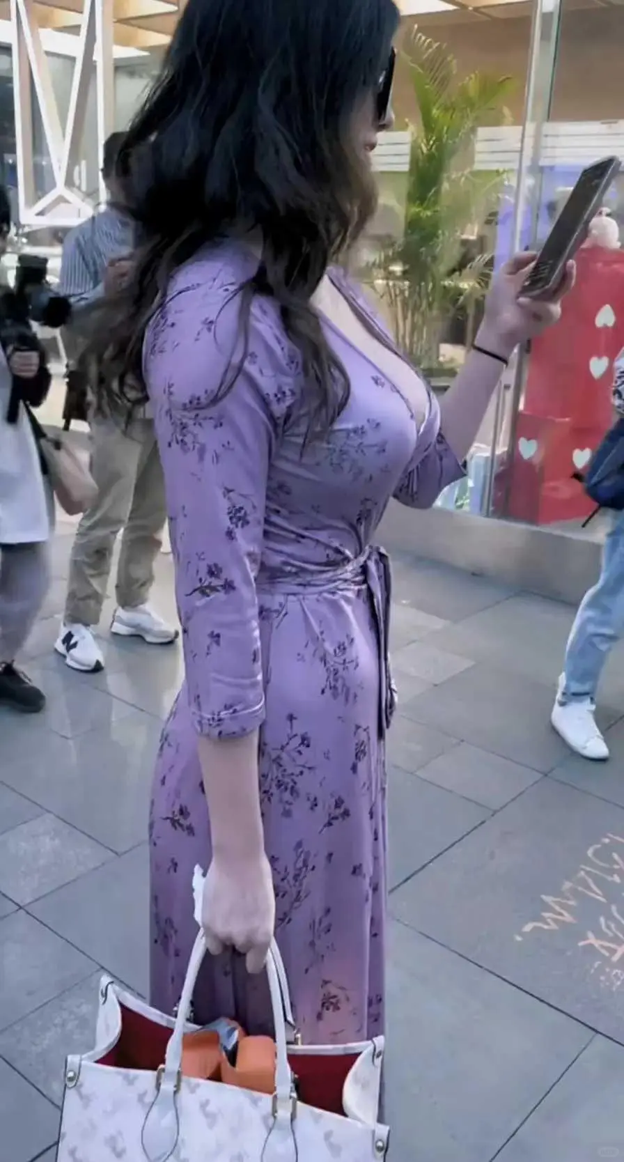 紫色的诱惑原来是真的，怪不得都说女人穿紫