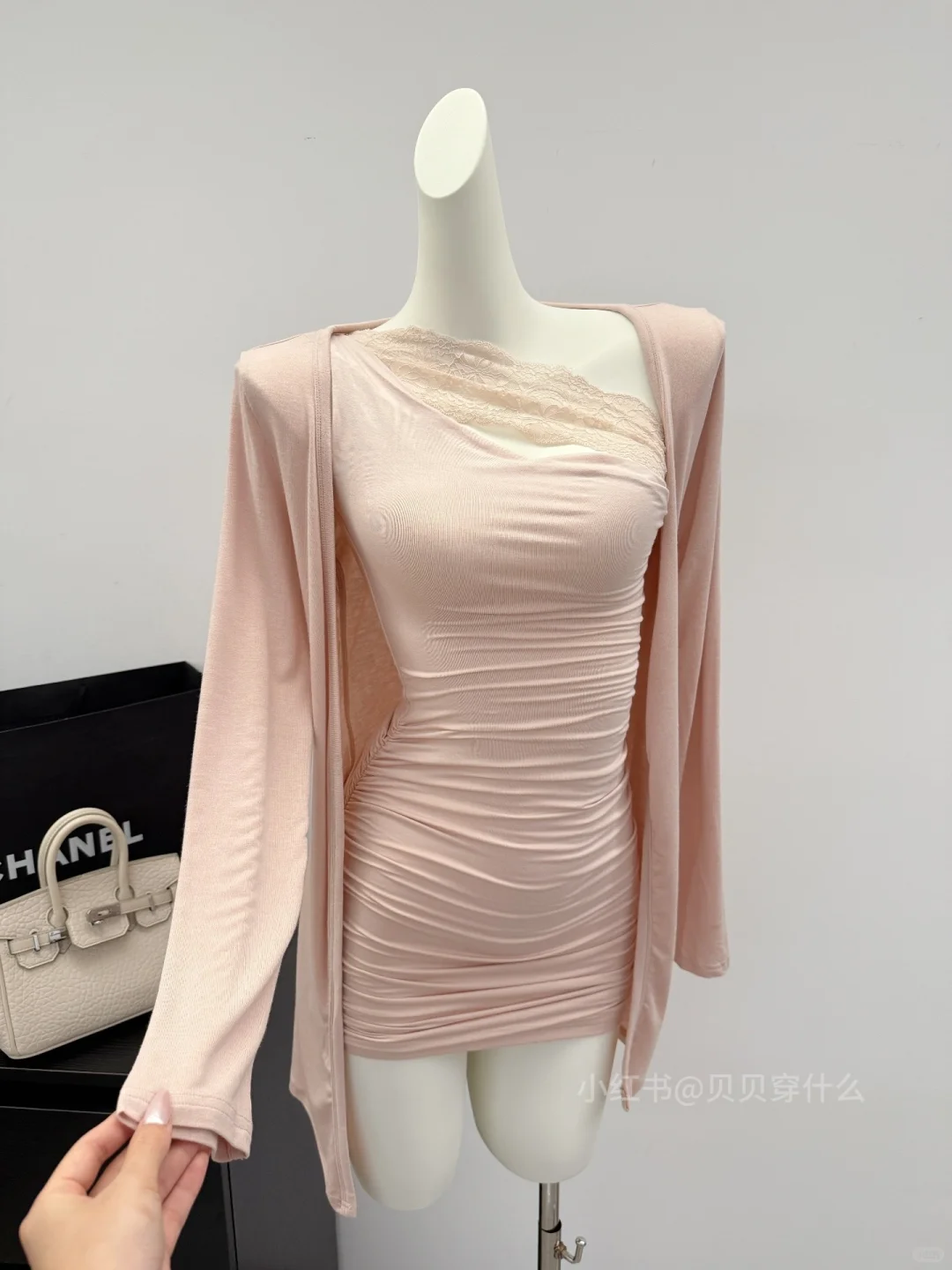 韩女蕾丝包臀裙🫶🏻开衫两件套～