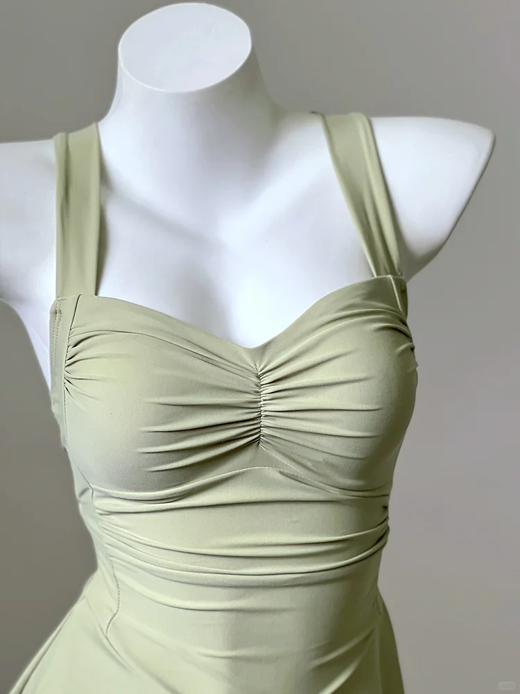 🌿度假季来袭！高级感抹茶绿泳衣，好出片