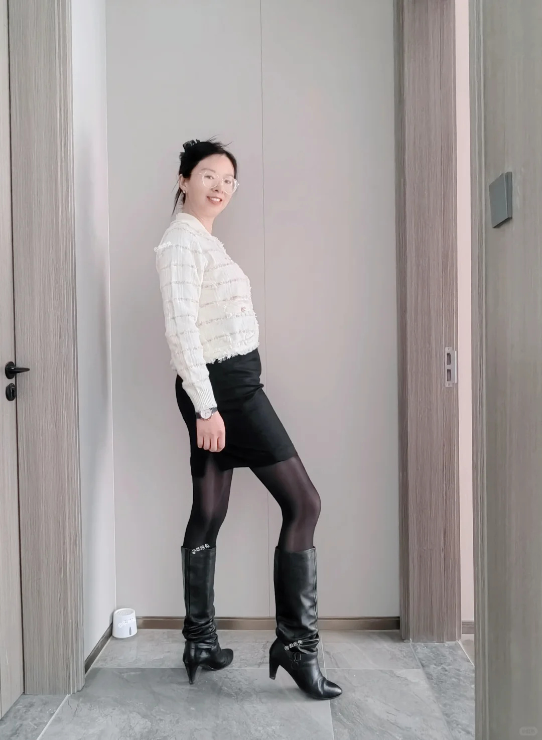 奶白毛衣➕包臀裙+长靴｜秋冬氛围感拿捏