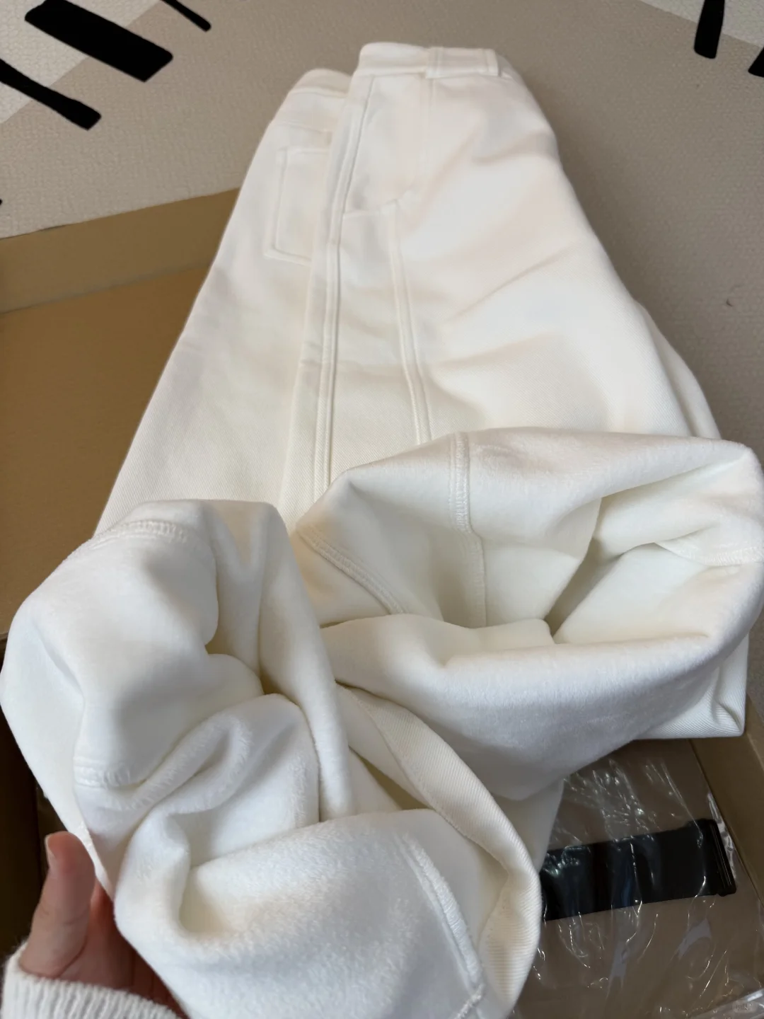 不贴腿的白裤子！！超显瘦 版型巨牛