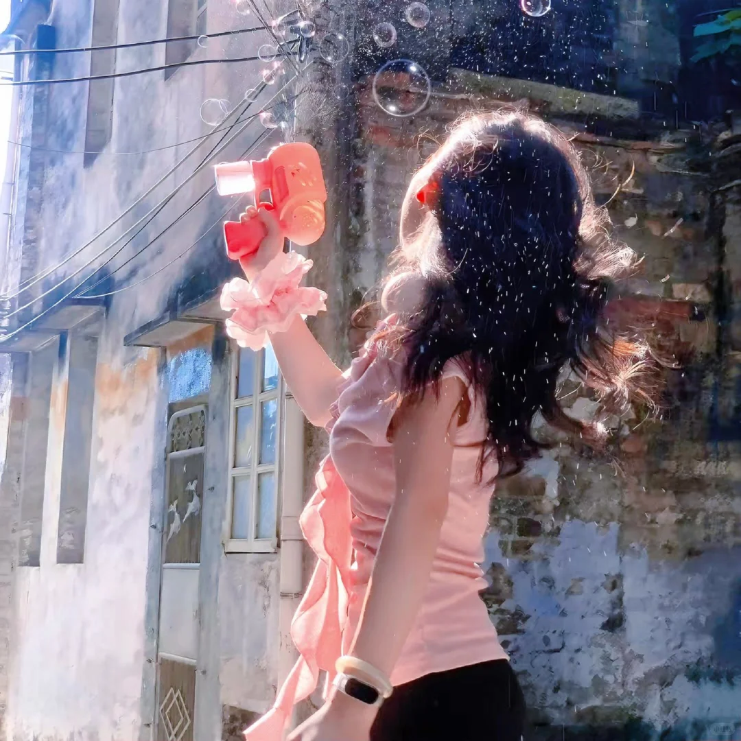 WeChat女头 | 丁达尔效应出现光就有了形状