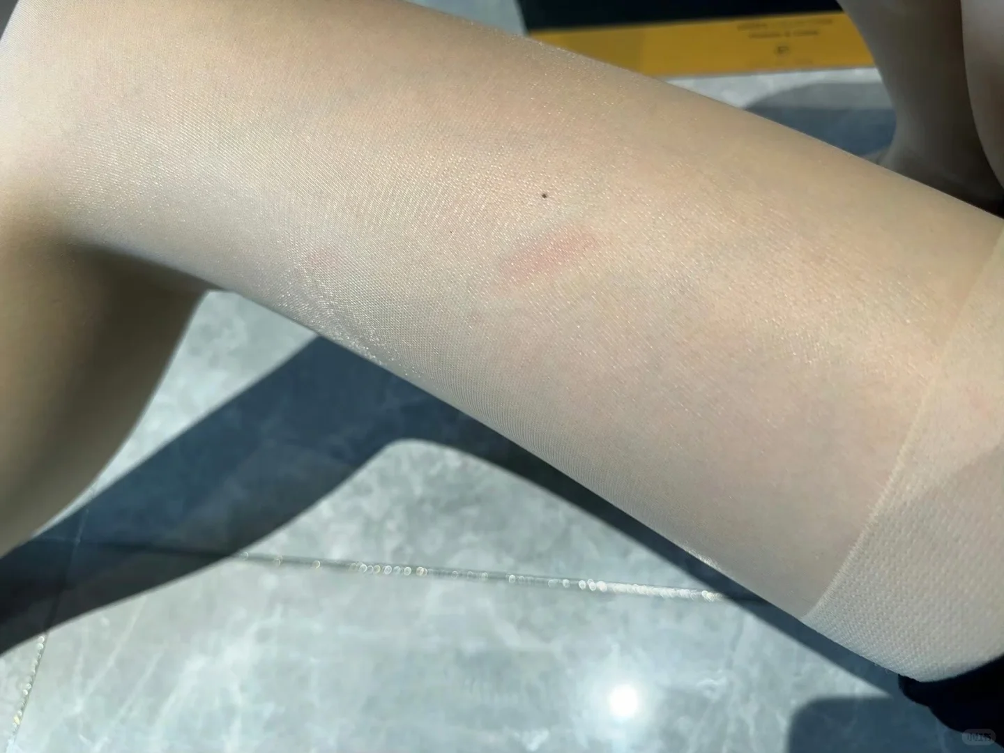 才穿几个小时就勾丝了 难绷