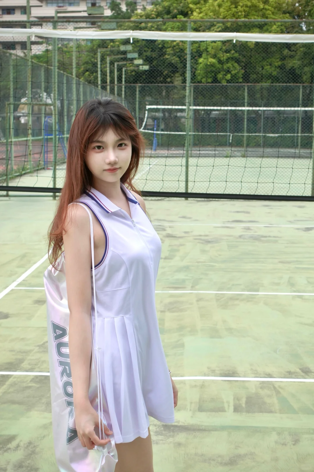 04 女大|正是打羽毛球的好天气！