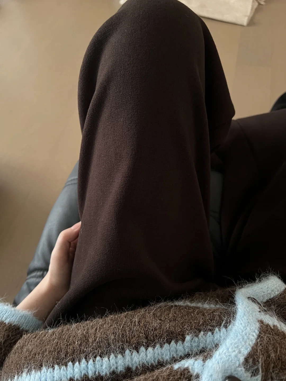 降温后我的腿直接和这条加绒直筒裤锁住了