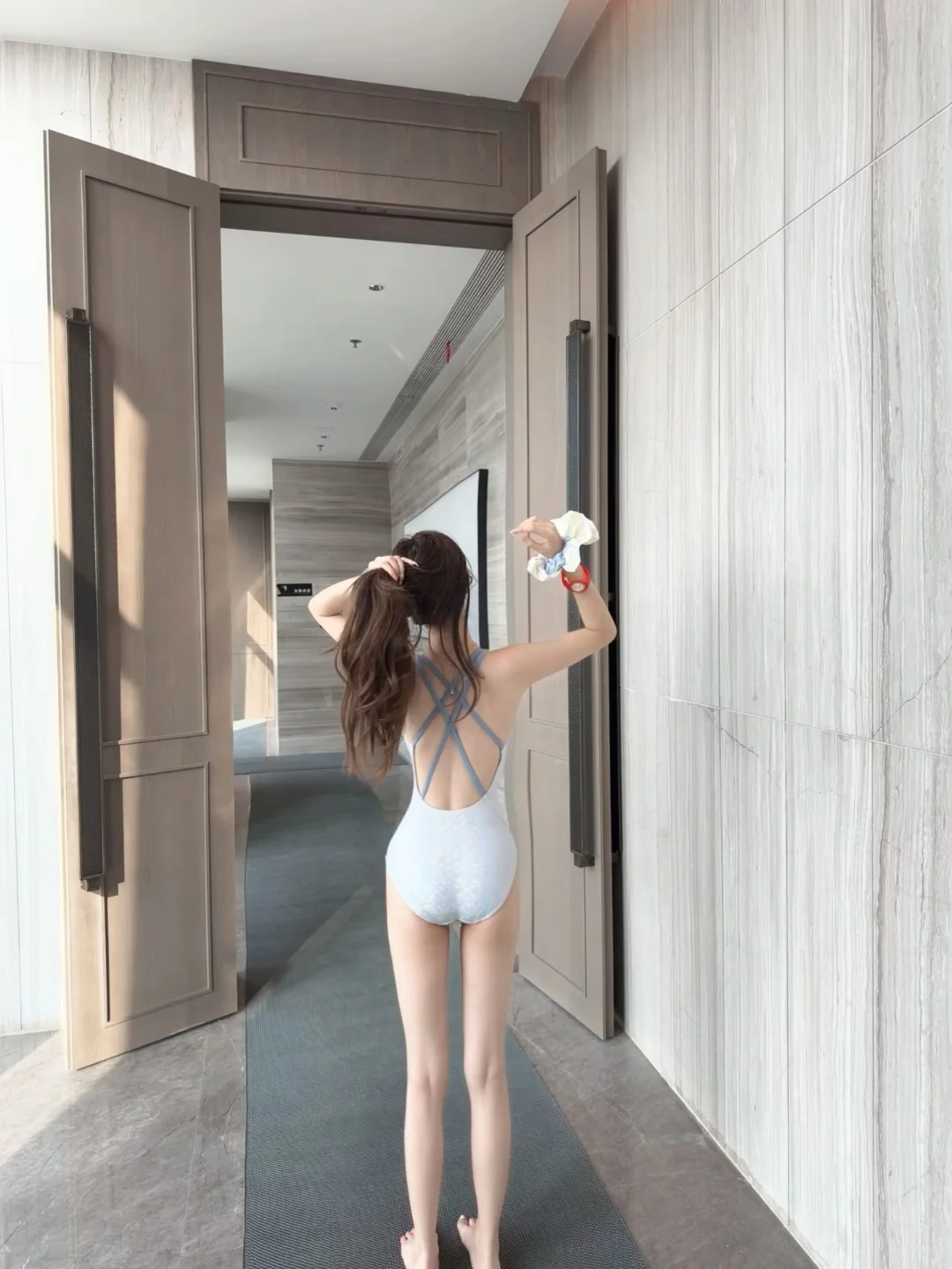 冬天大家还在坚持游泳嘛