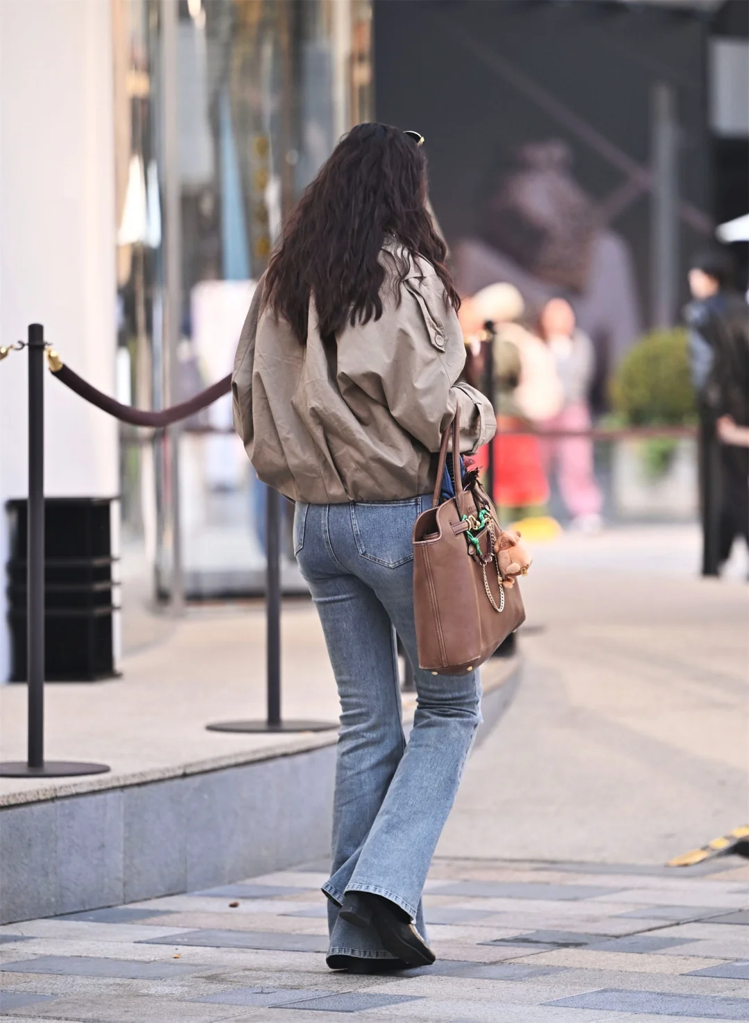 北京街拍，秋冬季节穿搭，牛仔裤