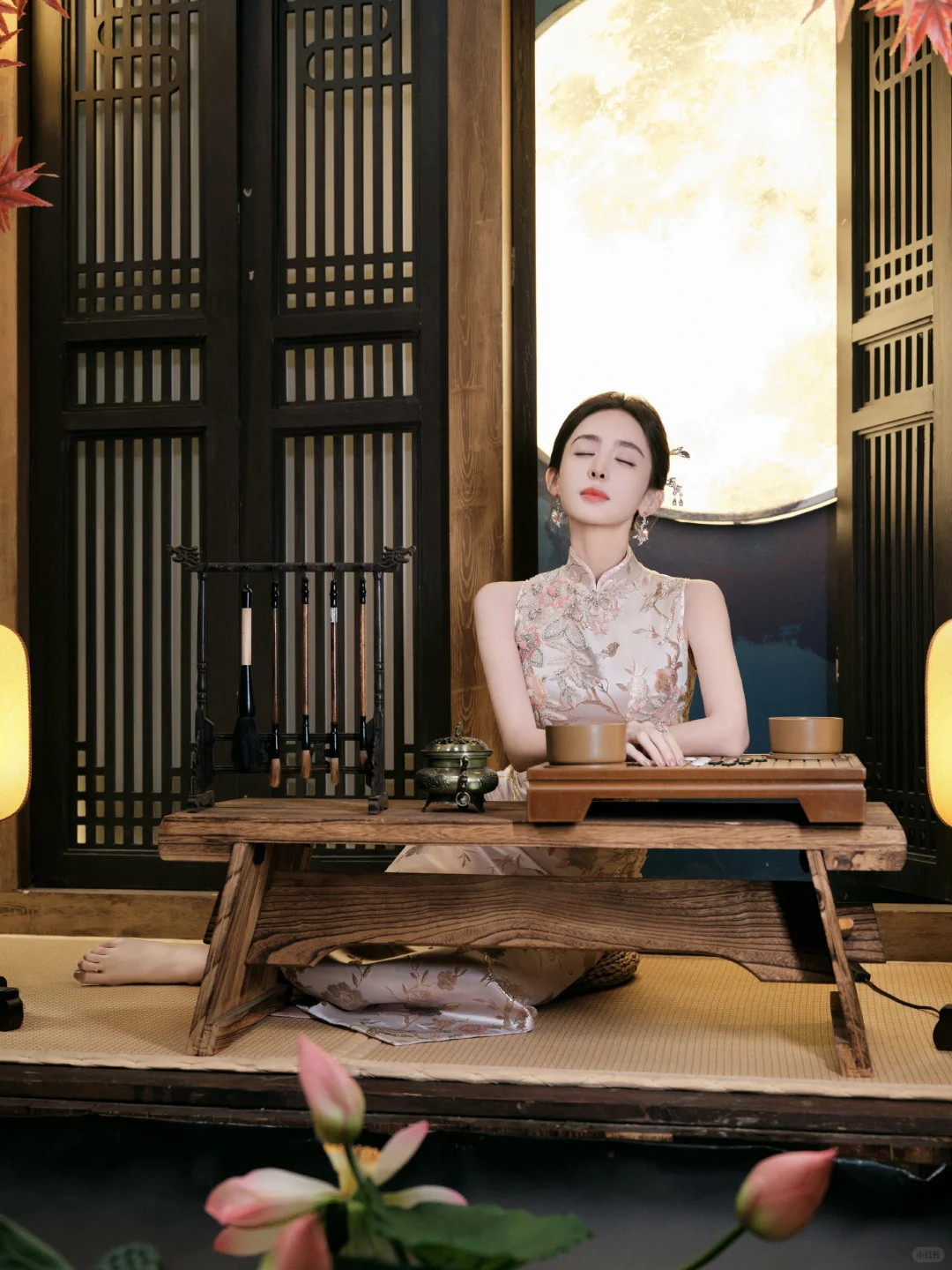 娜扎 刺绣旗袍 玲珑曲线