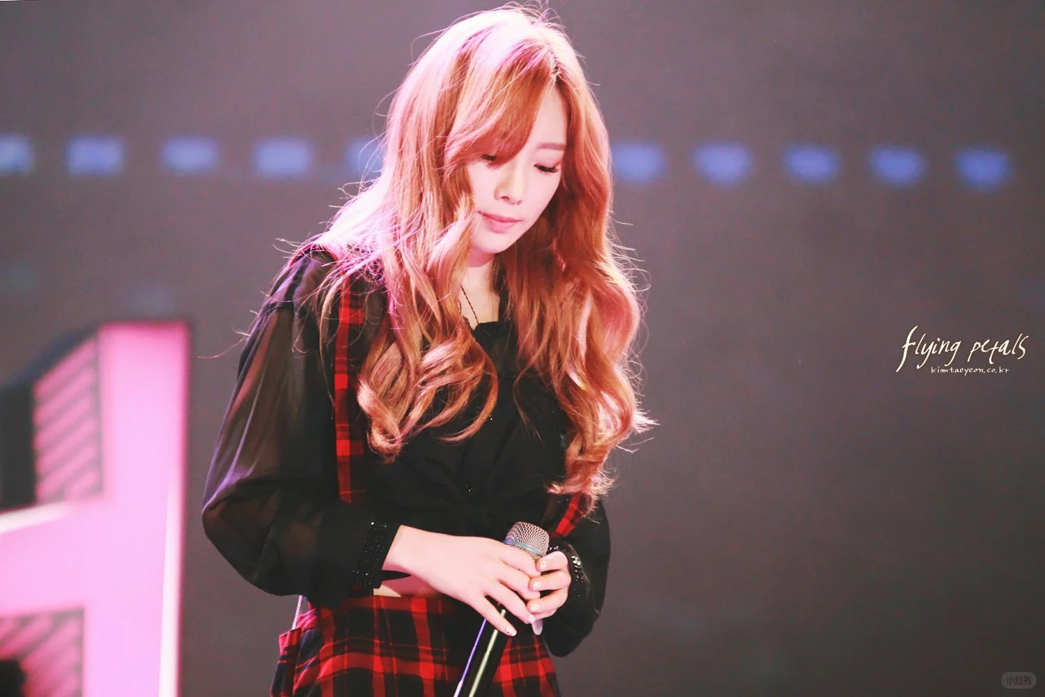 舞台上的姐姐好迷人