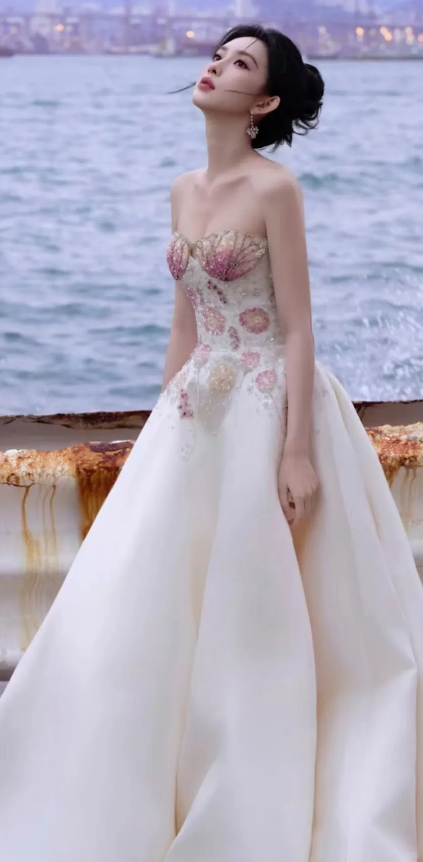 她的每一帧都美到骨子里了～