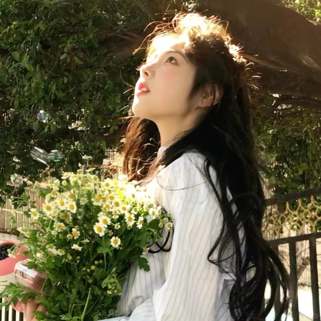 WeChat女头 | 丁达尔效应出现光就有了形状